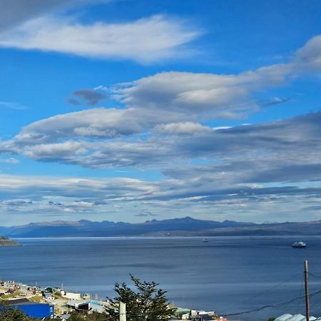 Dpto Amplio Con Vista A La Bahia Daire Ushuaia Dış mekan fotoğraf