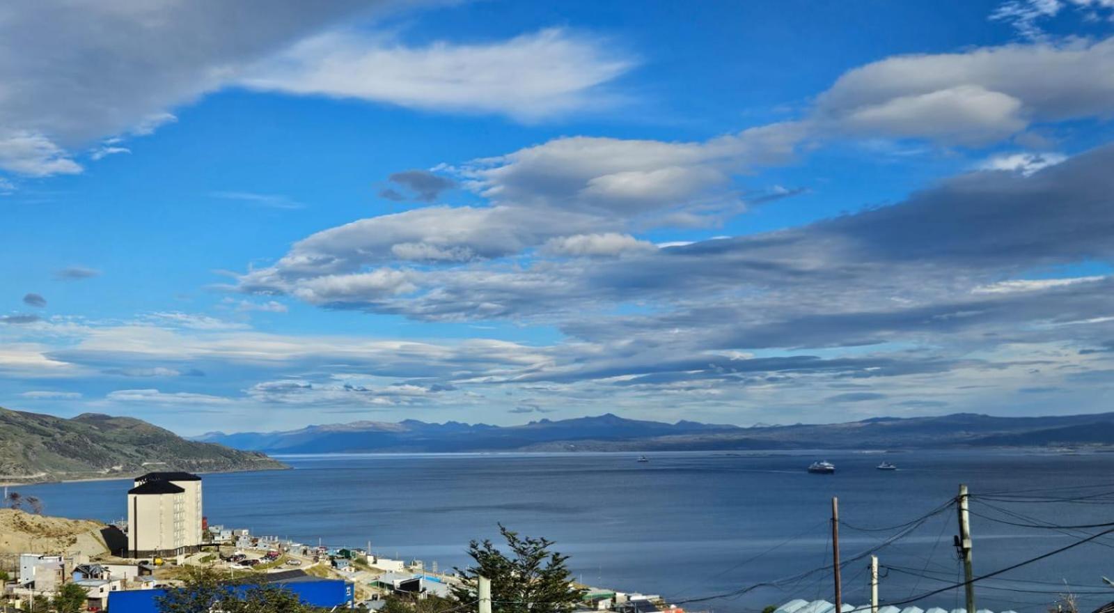 Dpto Amplio Con Vista A La Bahia Daire Ushuaia Dış mekan fotoğraf